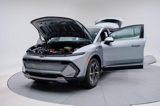 new 2025 Chevrolet Equinox EV car, priced at $43,890