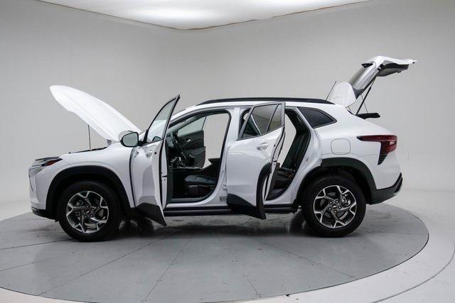 new 2025 Chevrolet Trax car, priced at $26,120