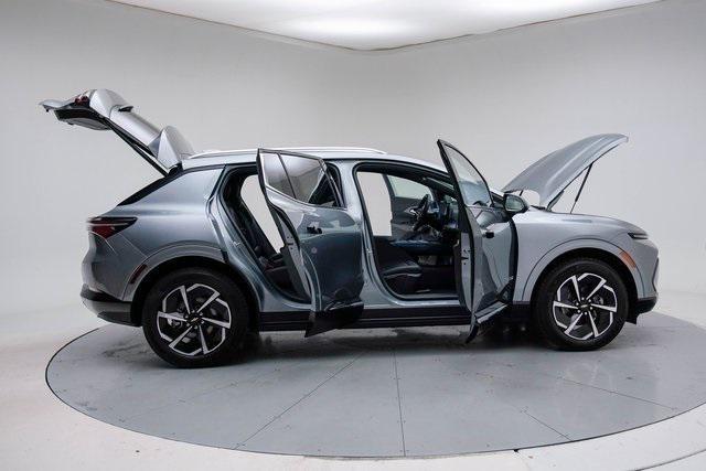 new 2025 Chevrolet Equinox EV car, priced at $42,616