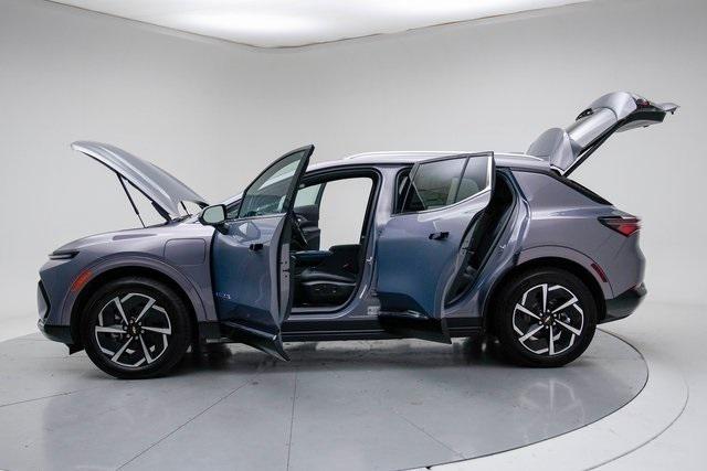 new 2025 Chevrolet Equinox EV car, priced at $39,462