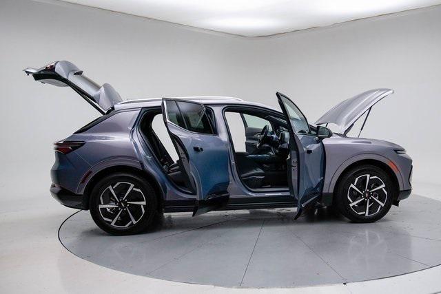 new 2025 Chevrolet Equinox EV car, priced at $39,462