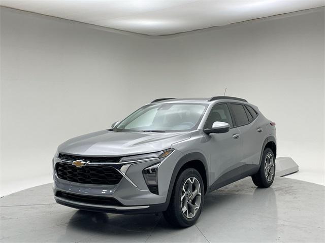 new 2025 Chevrolet Trax car, priced at $24,985