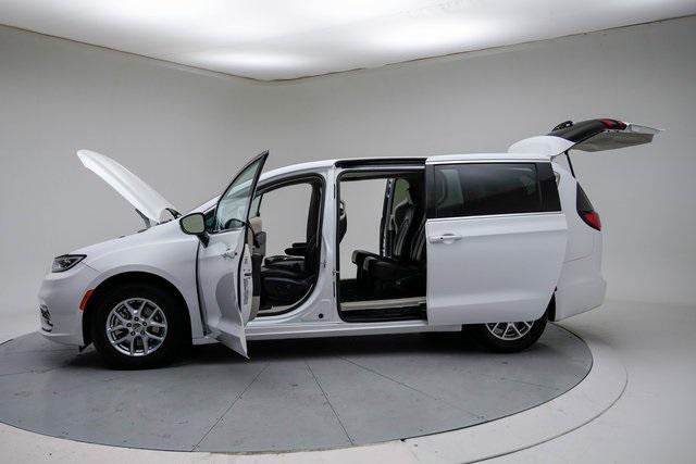 used 2023 Chrysler Pacifica car, priced at $25,594