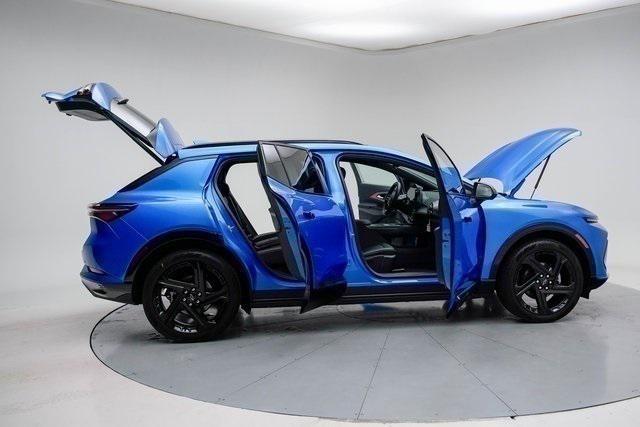 new 2025 Chevrolet Equinox EV car, priced at $42,590