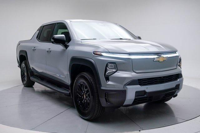 new 2025 Chevrolet Silverado EV car, priced at $72,565