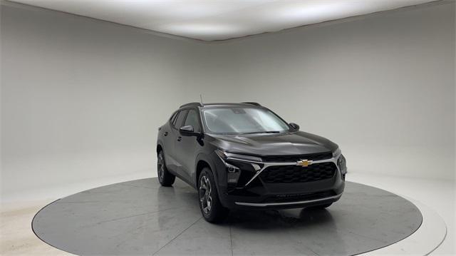 new 2025 Chevrolet Trax car, priced at $24,190