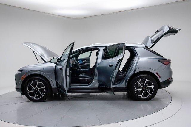new 2025 Chevrolet Equinox EV car, priced at $43,116