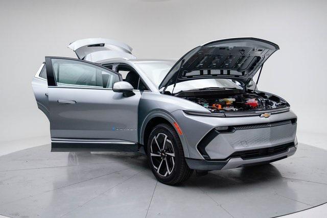 new 2025 Chevrolet Equinox EV car, priced at $43,116