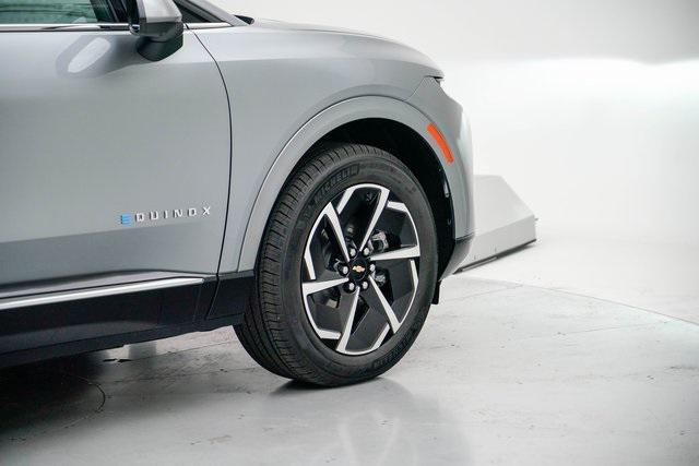 new 2025 Chevrolet Equinox EV car, priced at $43,116