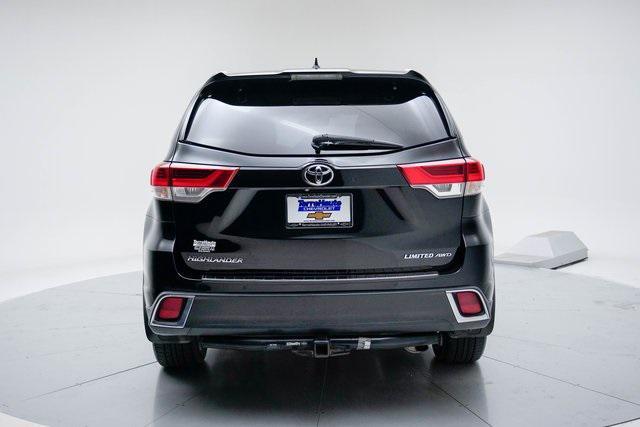 used 2019 Toyota Highlander car, priced at $28,599