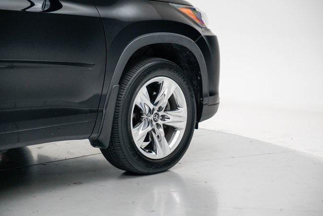 used 2019 Toyota Highlander car, priced at $28,599