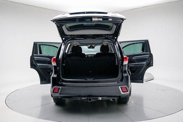 used 2019 Toyota Highlander car, priced at $28,599
