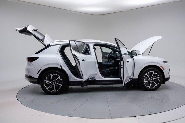 new 2025 Chevrolet Equinox EV car, priced at $43,890