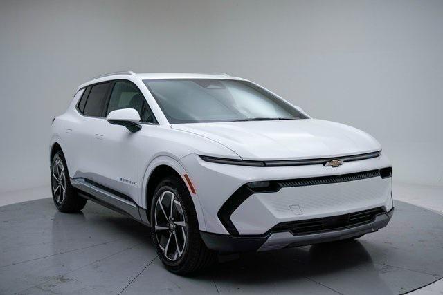 new 2025 Chevrolet Equinox EV car, priced at $43,890