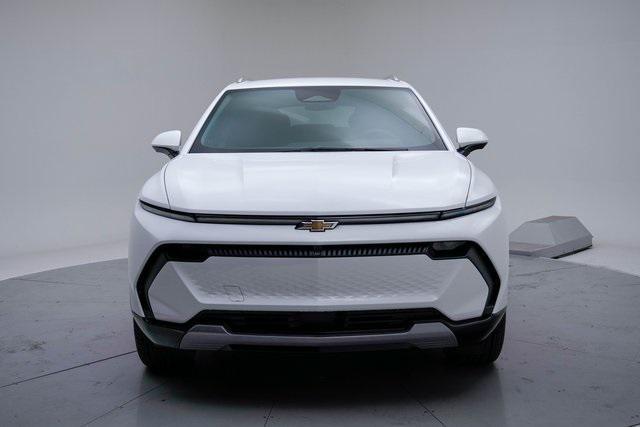 new 2025 Chevrolet Equinox EV car, priced at $44,390