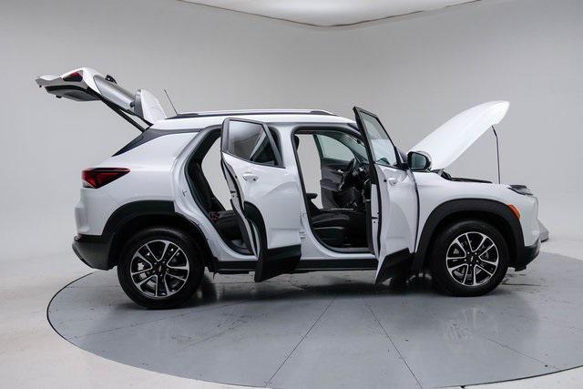 used 2024 Chevrolet TrailBlazer car, priced at $21,995