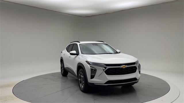 new 2025 Chevrolet Trax car, priced at $24,190