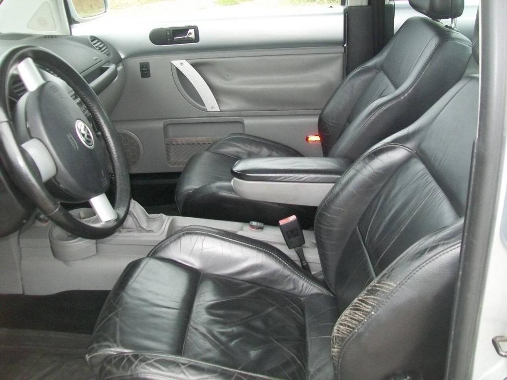 used 2002 Volkswagen New Beetle car, priced at $2,995