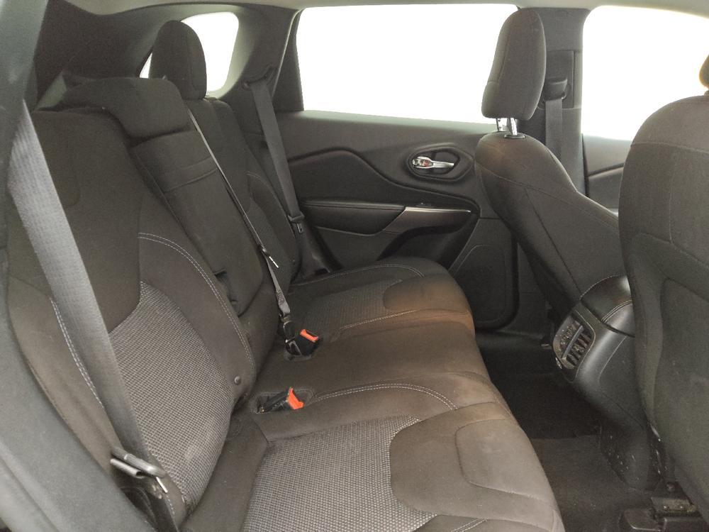 used 2019 Jeep Cherokee car, priced at $17,595