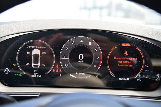 new 2025 Porsche Cayenne car, priced at $108,805