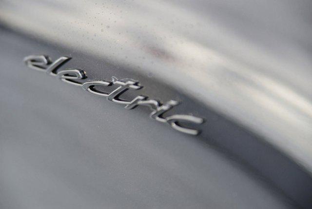 new 2025 Porsche Macan car, priced at $95,455