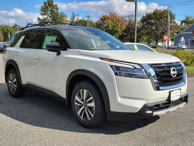 new 2024 Nissan Pathfinder car, priced at $42,998