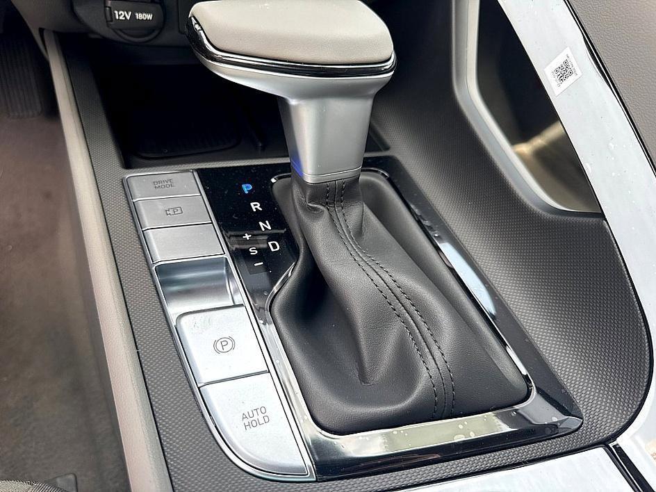 new 2025 Hyundai Elantra car, priced at $26,083