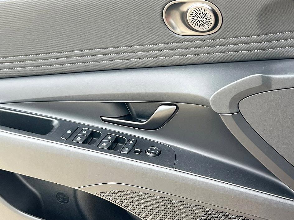 new 2025 Hyundai ELANTRA HEV car, priced at $27,920