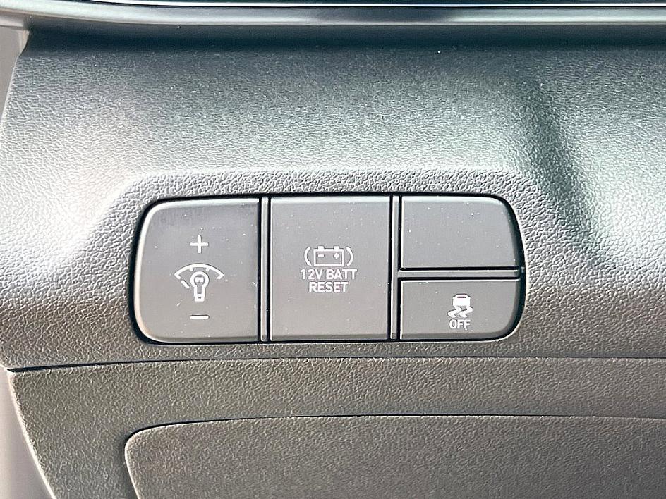 new 2025 Hyundai ELANTRA HEV car, priced at $27,920