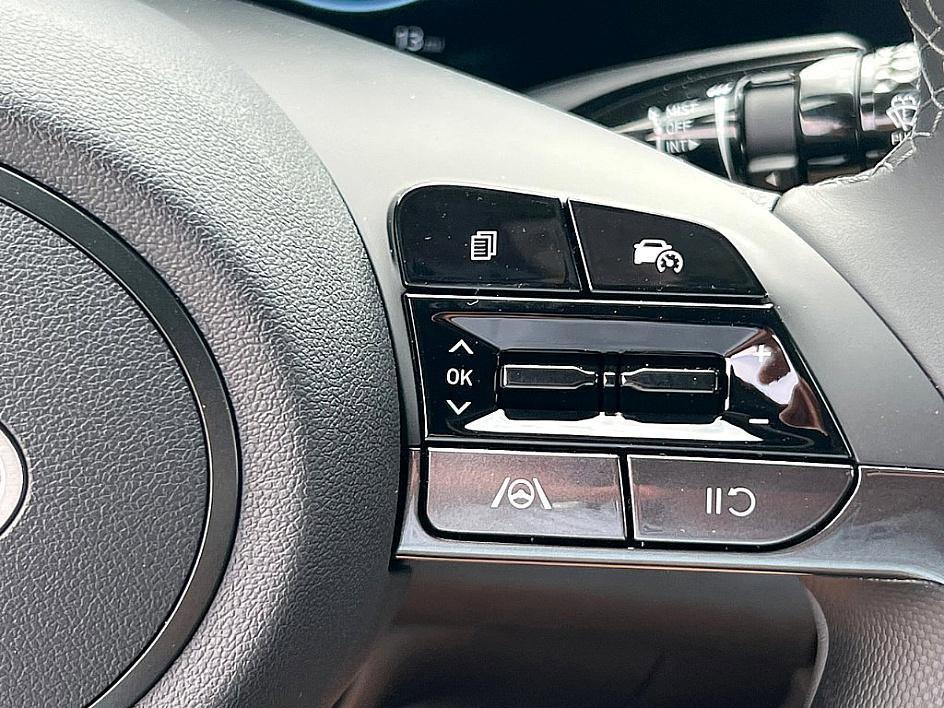 new 2025 Hyundai ELANTRA HEV car, priced at $27,920