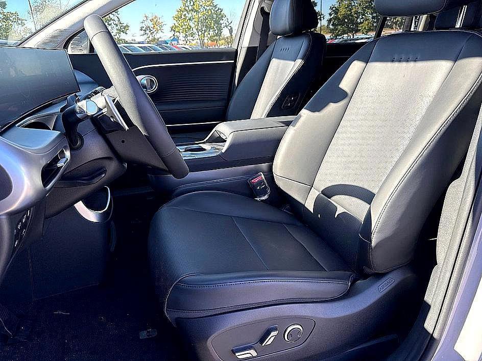 new 2026 Hyundai IONIQ 9 car, priced at $62,318