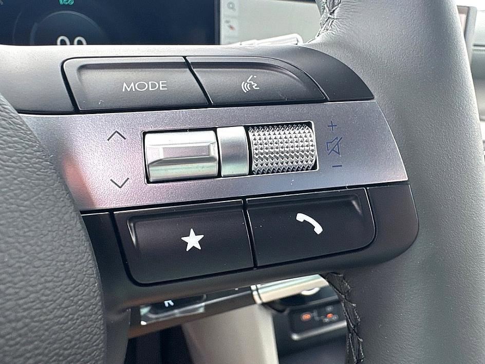 new 2025 Hyundai TUCSON Hybrid car, priced at $41,283