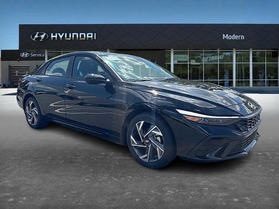new 2025 Hyundai Elantra car, priced at $23,086
