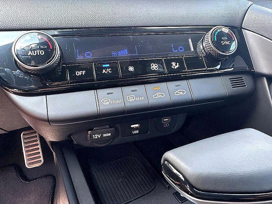 new 2025 Hyundai Elantra car, priced at $23,086