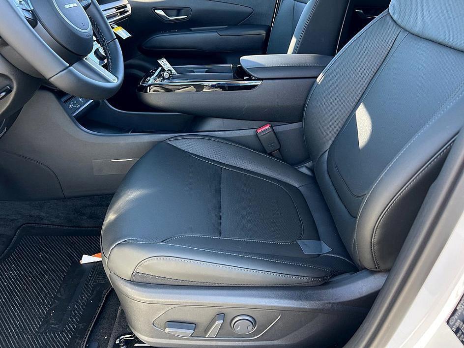 new 2026 Hyundai TUCSON Hybrid car, priced at $33,721