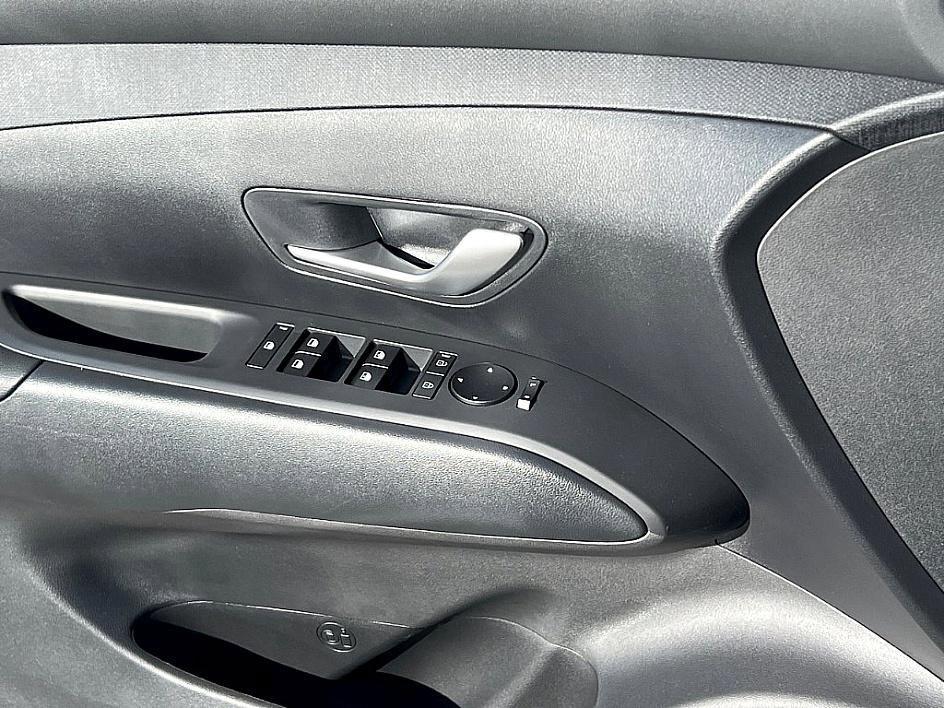 new 2026 Hyundai TUCSON Hybrid car, priced at $33,721