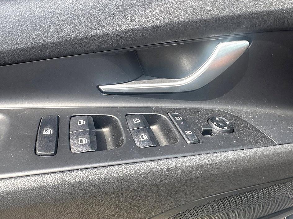 new 2025 Hyundai Elantra car, priced at $25,596