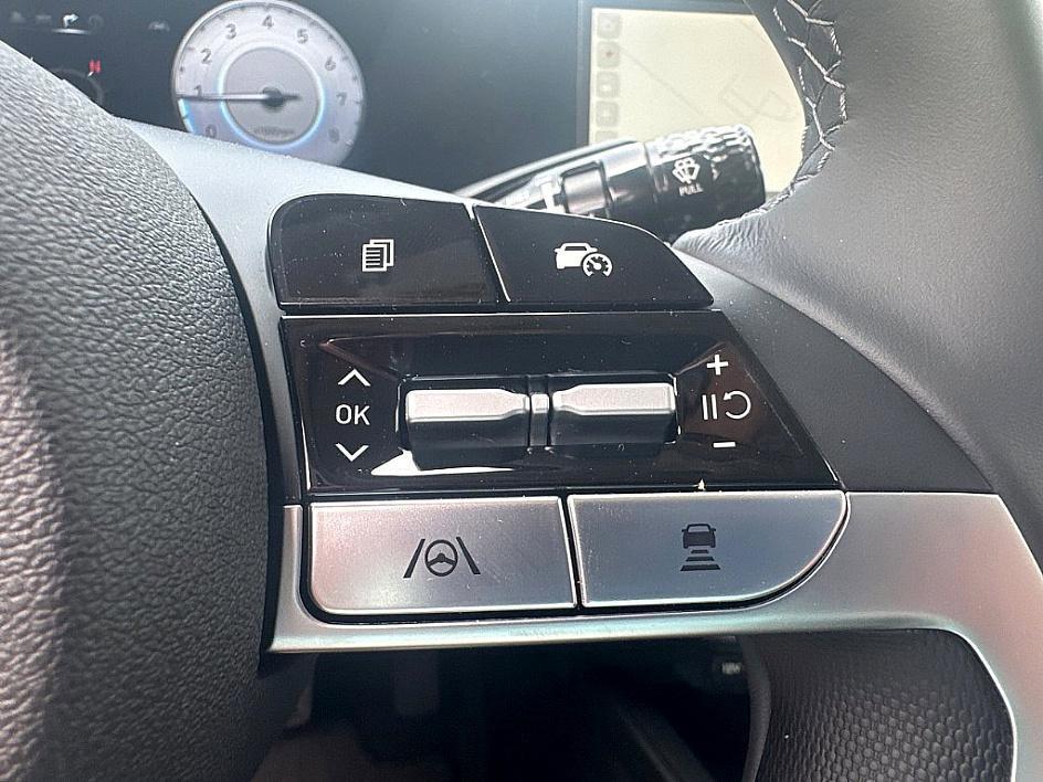 new 2025 Hyundai Elantra car, priced at $25,596