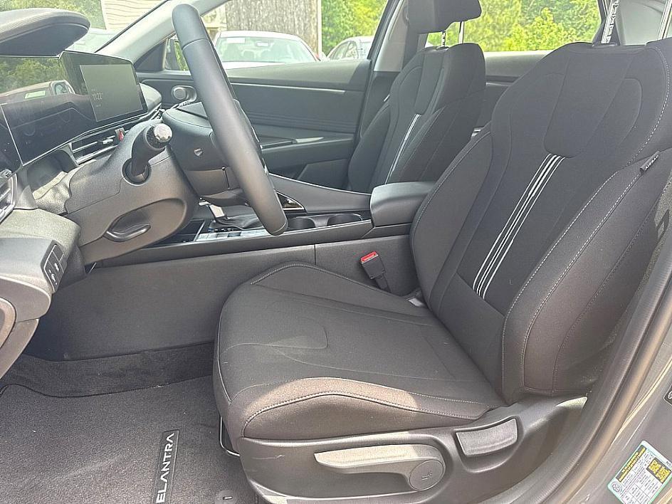 new 2025 Hyundai Elantra car, priced at $25,596