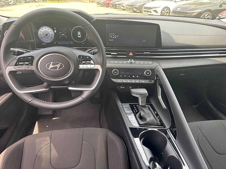 new 2025 Hyundai Elantra car, priced at $25,596