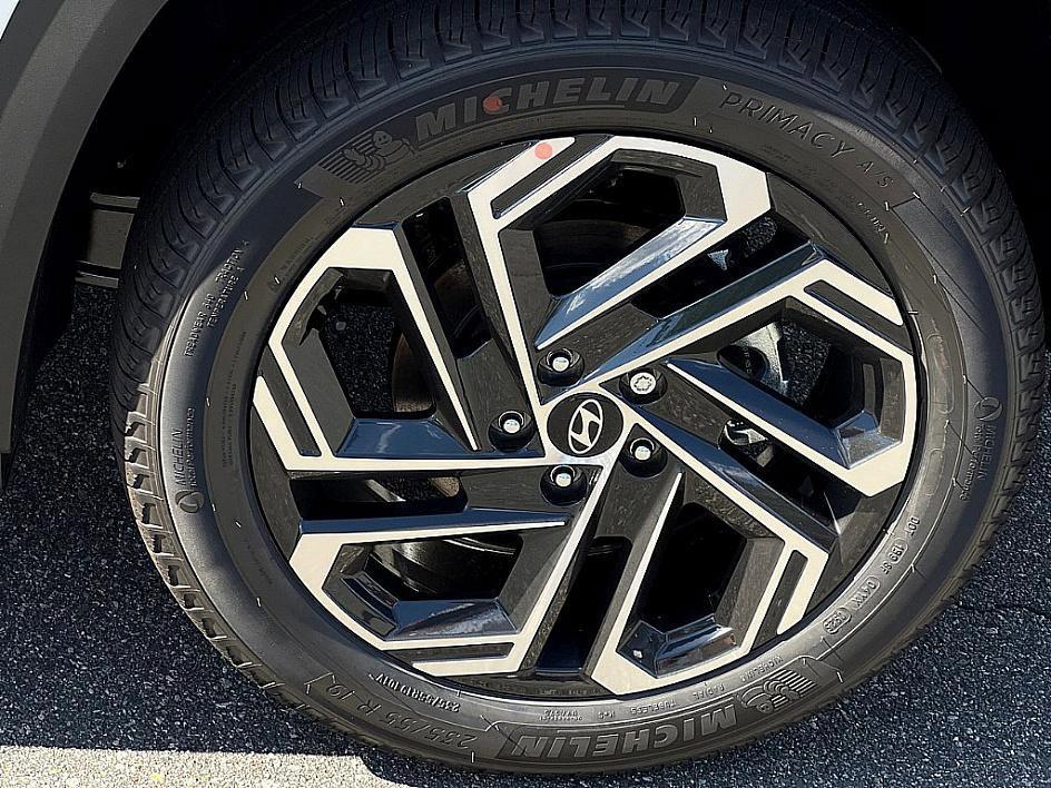 new 2025 Hyundai Tucson car, priced at $39,907