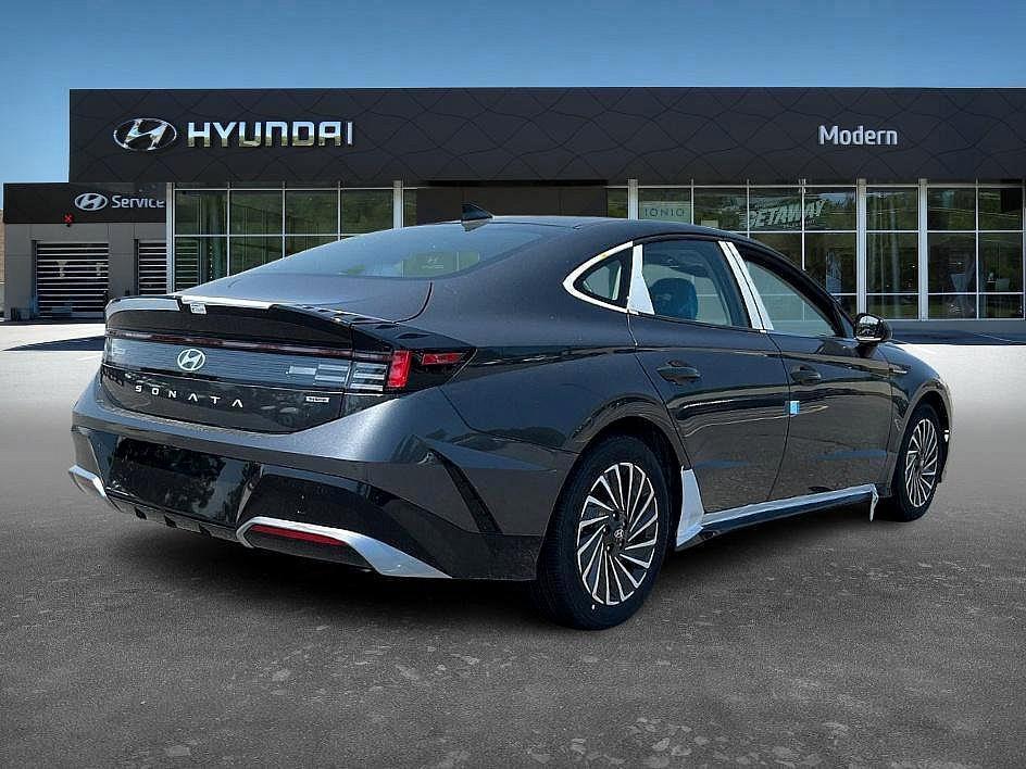 new 2025 Hyundai Sonata car, priced at $27,092