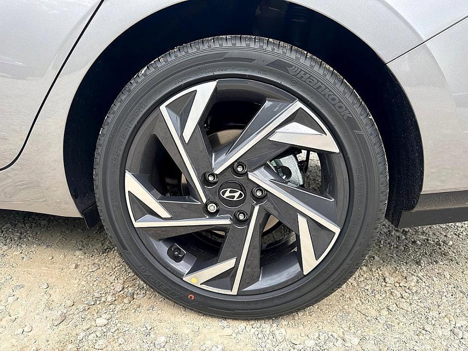 new 2025 Hyundai Elantra car, priced at $25,647