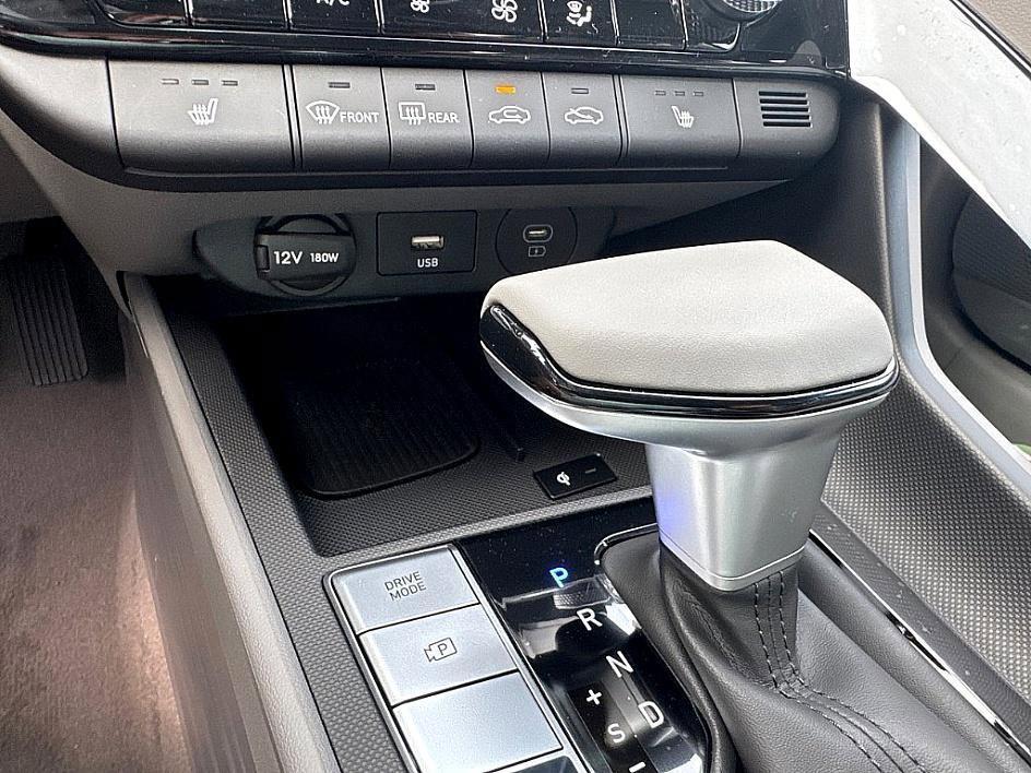 new 2025 Hyundai Elantra car, priced at $25,647