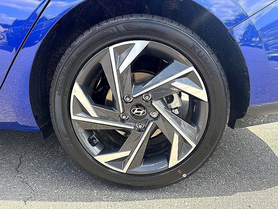 new 2025 Hyundai Elantra car, priced at $23,112