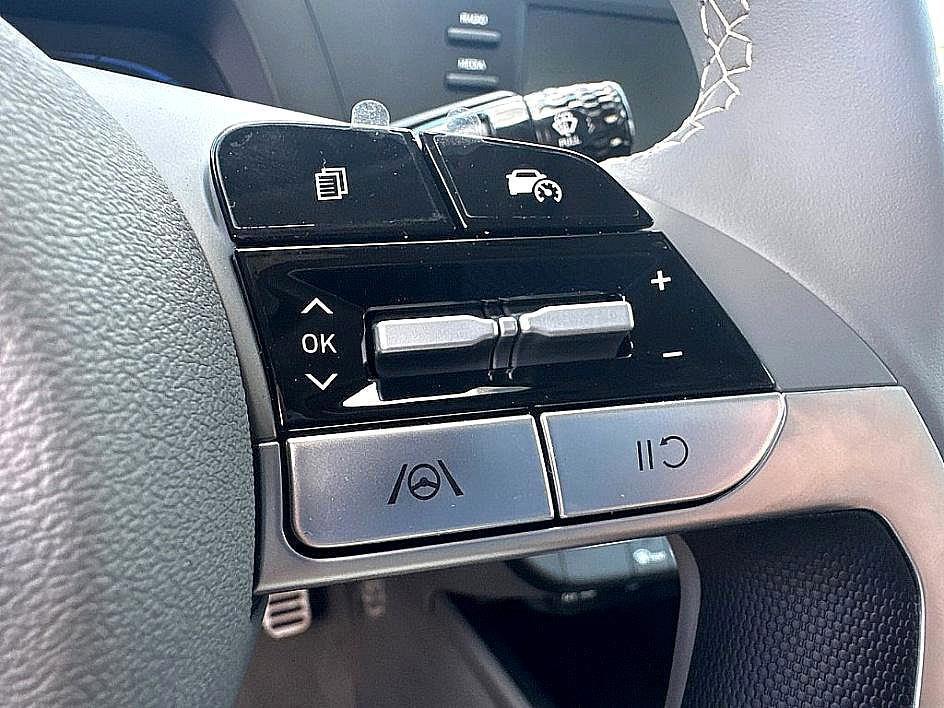 new 2025 Hyundai Elantra car, priced at $23,112