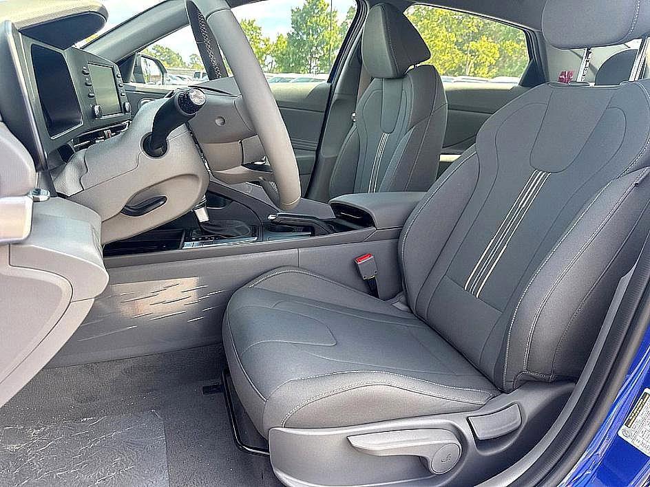 new 2025 Hyundai Elantra car, priced at $23,112