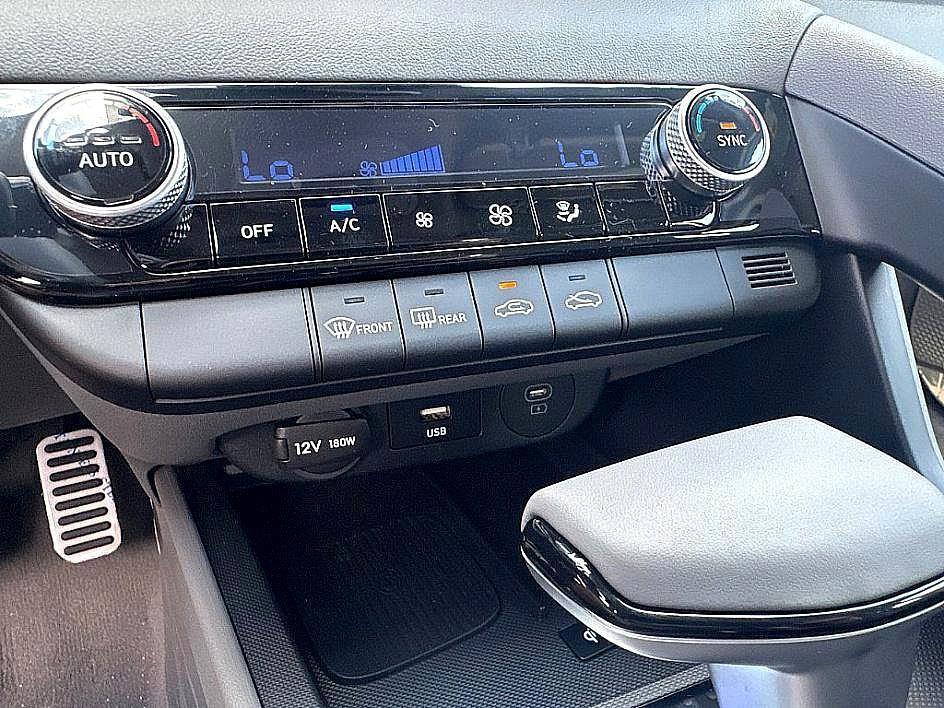 new 2025 Hyundai Elantra car, priced at $23,112