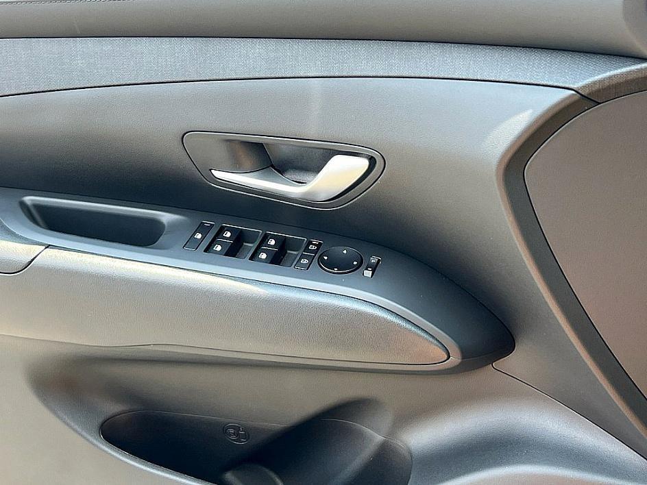 used 2025 Hyundai TUCSON Hybrid car, priced at $32,788