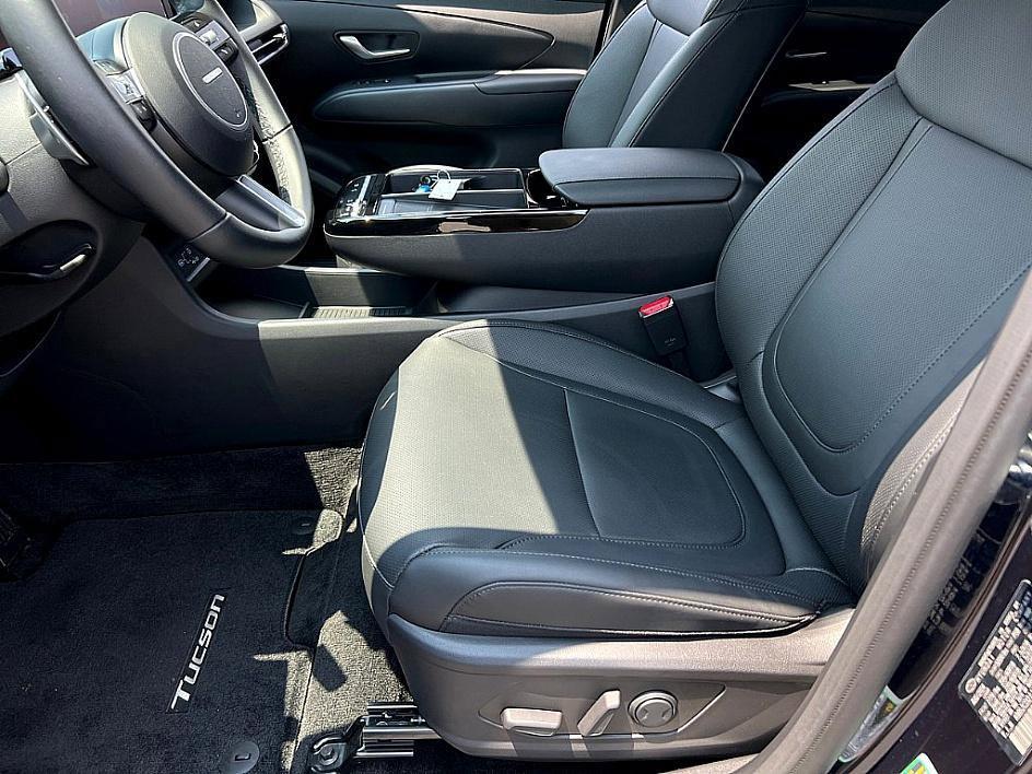 used 2025 Hyundai TUCSON Hybrid car, priced at $32,788